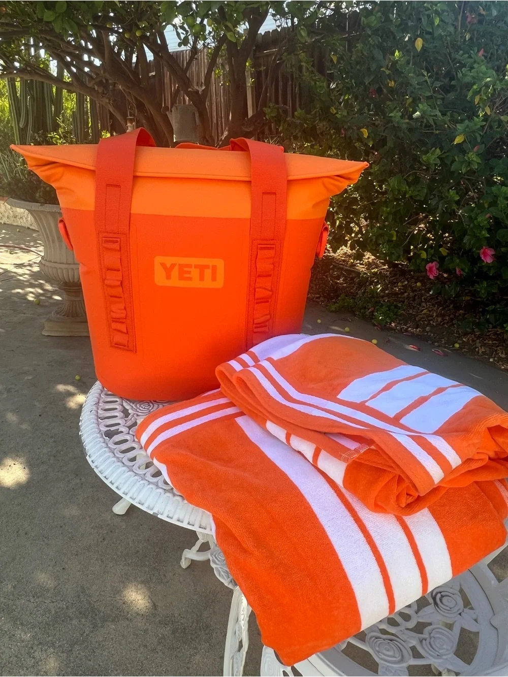 RARE NWT bright color King Crab Orange  YETI Hopper M15 Soft Cooler